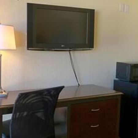 Lemon Heights Inn Тастин Экстерьер фото