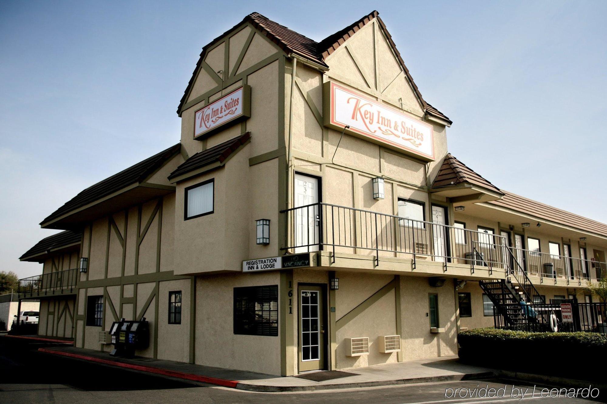 Lemon Heights Inn Тастин Экстерьер фото
