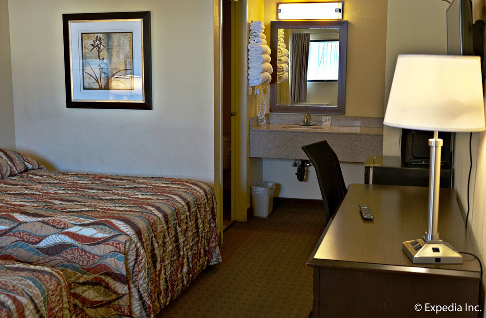 Lemon Heights Inn Тастин Экстерьер фото