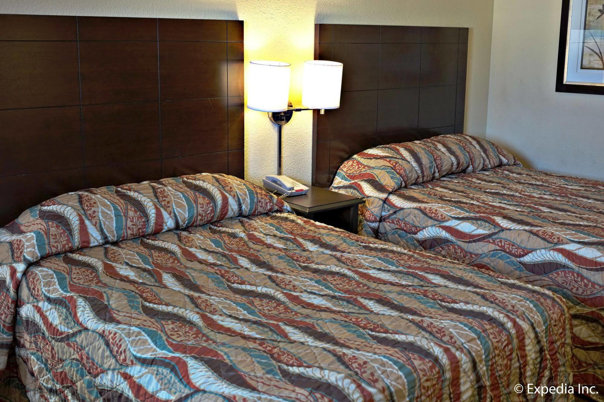 Lemon Heights Inn Тастин Экстерьер фото